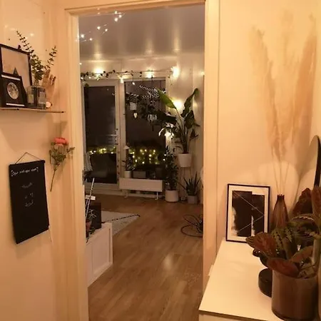 Apartment Central And Cozy Urban Jungle - Full